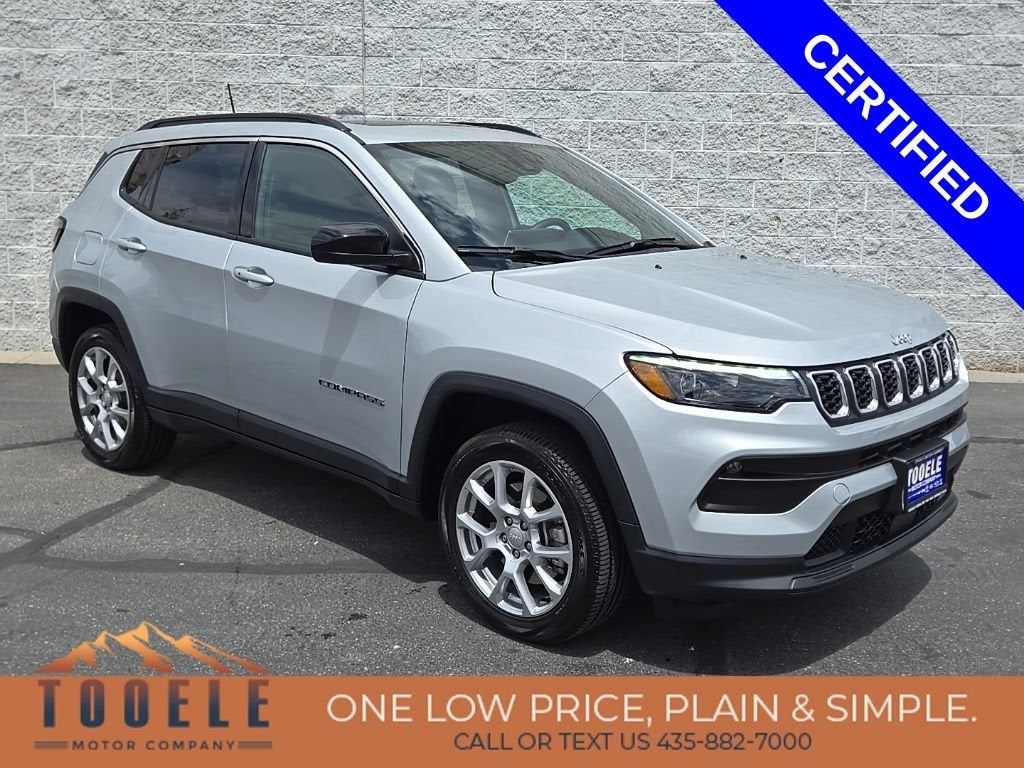 2024 Jeep Compass Latitude Lux FWD in Silver — front three-quarter view